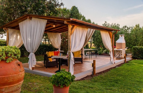 Orbetello Apartamento | Apartamento "Casa Dante" con vistas a las colinas y al Monte Argentario, 2 terrazas privadas y Wi-Fi