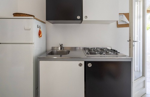 Marina di Ostuni Apartamento | Apartamento 'Casa Degli Oleandri ' con terraza privada y aire acondicionado