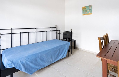 Marina di Ostuni Apartamento | Apartamento 'Casa Degli Oleandri ' con terraza privada y aire acondicionado