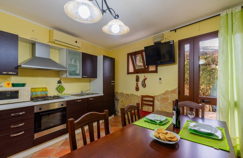 Galatone Apartamento | Apartamento 'Casa dei Delfini' con jardín y aire acondicionado