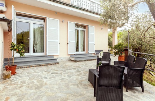 Podenzana Apartamento | Apartamento 'Casa Eros' con terraza privada, Wi-Fi y aire acondicionado