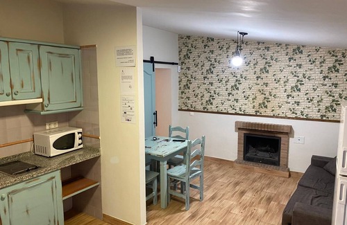 Huetor Santillan Apartamento | Apartamento 'Casa Rural Luís' con vistas a la montaña, piscina compartida y Wi-Fi