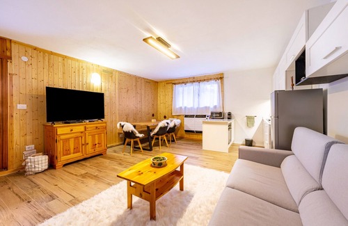Vigo di Cadore Apartamento | Apartamento 'Casa Fiocco di Neve' con vistas a la montaña, jardín compartido y Wi-Fi