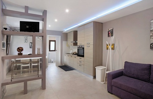 Castelbianco Apartamento | Apartamento "Casa Gina" con vistas a la montaña, jardín privado y Wi-Fi