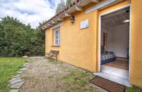 Tottubella Apartamento | Apartment 'Casa Ikos' with Shared Garden, Wi-Fi and Air Conditioning