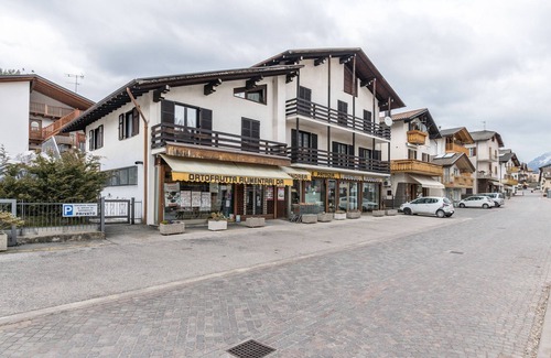 Baselga di Pine Apartamento | Apartment 'Casa Ravanelli 2' with Mountain View and Balcony