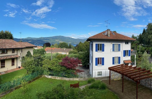 Laveno Apartamento | Apartamento 'Casa Corten Jardín Lago Maggiore' con jardín y Wi-Fi