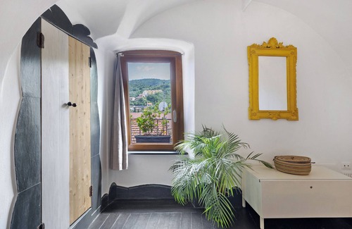 Tovo San Giacomo Apartamento | Apartamento 'Casa Gecko' con vistas a la montaña, terraza privada y Wi-Fi