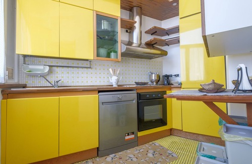 Province of Messina Apartamento | Apartamento 'Casa Malù' con vistas al mar, jardín y Wi-Fi