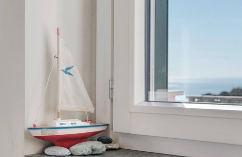 Varazze Apartamento | Apartamento 'Casa Marincanto' con vistas al mar, terraza privada y Wi-Fi