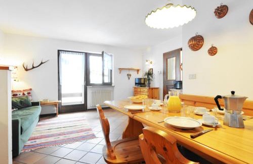 Penia Apartamento | Apartment Casa Marmolada by Interhome
