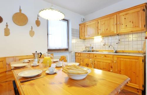 Penia Apartamento | Apartment Casa Marmolada by Interhome
