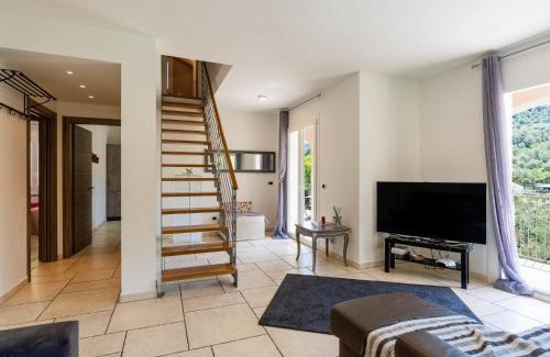 Pontedassio Apartamento | Apartment Casa Mimosa by Interhome