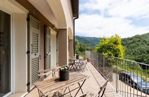 Pontedassio Apartamento | Apartment Casa Mimosa by Interhome