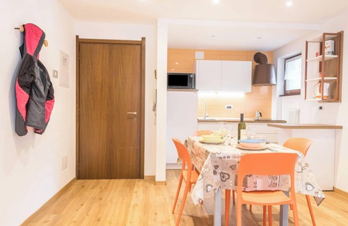 Alba Apartamento | Apartamento "Casa Muffolina" con vistas a la montaña, balcón y Wi-Fi