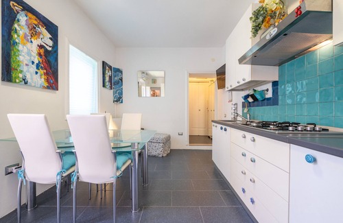 Calasetta Apartamento | Apartamento 'Casa Nora' con terraza privada, Wi-Fi y aire acondicionado