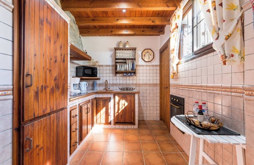 Nerja Apartamento | Apartamento Casa Patricia Nerja con vistas a la montaña, piscina