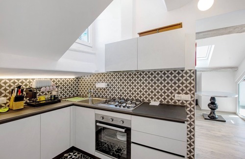 Arenzano Apartamento | Apartment 'Casa Raffaella' with Private Terrace and Air Conditioning