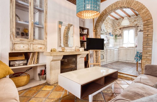 La Nucia Apartamento | Apartamento 'Casa Rural Les Avies Cerca Del Mar' con terraza privada, Wi-Fi y aire acondicionado