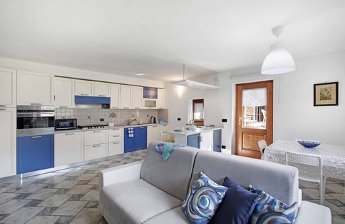 Montan-Angelin-Arensod Apartamento | Apartamento vacacional "Casa Sabrina - Blu" con vistas a la montaña, pista de tenis y Wi-Fi