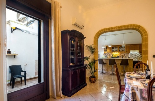 Guagnano Apartamento | Apartamento Casa Vacanza Patrizia con A/C y jardín