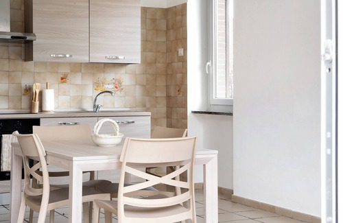 Dogliani Apartamento | Apartamento 'Casa Vacanze Nada' con terraza privada, Wi-Fi y aire acondicionado