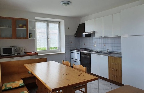 Brez Apartamento | Apartment 'Casa vacanze Rosa 4' with Mountain View, Balcony and Wi-Fi
