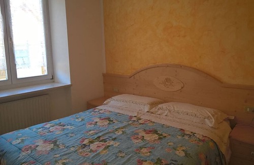 Brez Apartamento | Apartment 'Casa vacanze Rosa 4' with Mountain View, Balcony and Wi-Fi