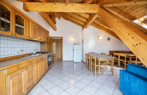 Brez Apartamento | Apartment 'Casa vacanze Rosa 8 con mansarda' with Mountain View, Balcony and Wi-Fi