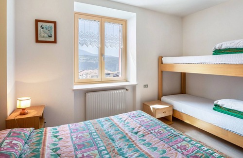Brez Apartamento | Apartment 'Casa vacanze Rosa 5' with Mountain View, Balcony and Wi-Fi
