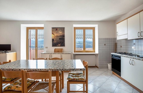 Brez Apartamento | Apartment 'Casa vacanze Rosa 2' with Mountain View, Balcony and Wi-Fi