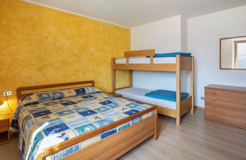 Brez Apartamento | Apartment 'Casa vacanze Rosa 2' with Mountain View, Balcony and Wi-Fi