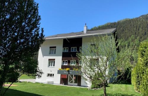 Reckingen Apartamento | Apartment Casa Yolanda Mireille by Interhome