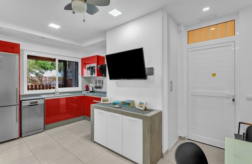 San Fernando Apartamento | Apartamento 'Casarossa' con jardín privado y Wi-Fi