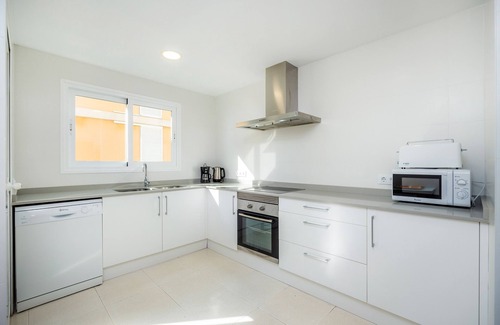 Puerto de Pollensa Apartamento | Apartamento "Catalina 2B tres dormitorios" junto a la playa, con terraza y Wi-Fi