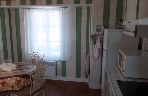 Ars-en-Re Apartamento | Apartment 'Centre Village' with Wi-Fi