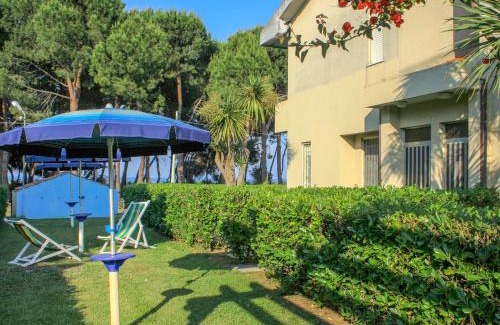 Silvi Apartamento | Apartment Cerrano-2 by Interhome