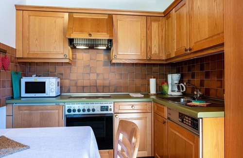 Canazei Apartamento | Apartamento "Cesa Soramurat 3" con vistas a la montaña, balcón y jardín compartido