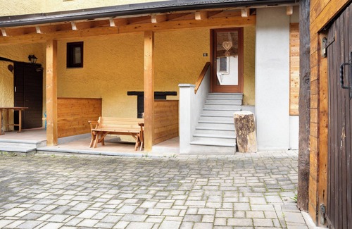 Acceglio Apartamento | Apartamento 'Chalet Provenzale Trilocale' con jardín compartido y Wi-Fi