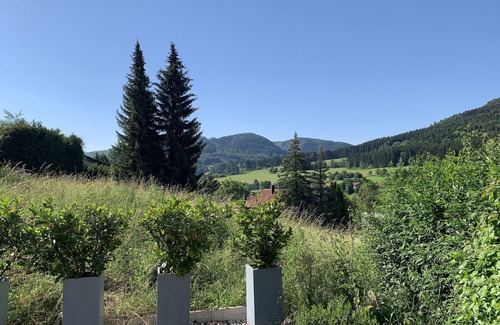 Gemarkung Laufen an der Eyach Apartamento | Apartamento 'Albtrauf Chalet' con vistas a la montaña y terraza privada