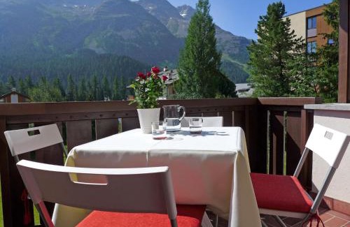 Sankt Moritz-Bad Apartamento | Apartment Chesa Arlas D2 by Interhome