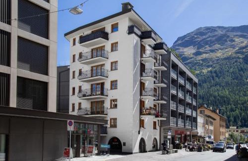 Sankt Moritz-Bad Apartamento | Apartment Chesa Arlas E2 by Interhome
