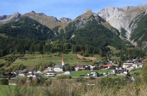 Pettneu am Arlberg Apartamento | Apartment Christina by Interhome