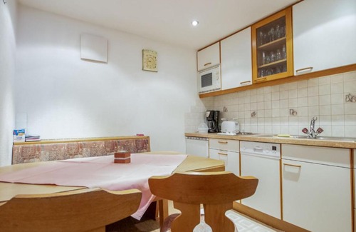 Pettneu am Arlberg Apartamento | Apartment Christian by Interhome