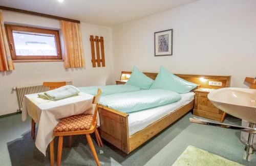 Pettneu am Arlberg Apartamento | Apartment Christian by Interhome
