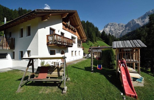 La Valle Apartamento | Apartamento 'Ciasa Mirio Mirio' con vistas a la montaña, balcón y Wi-Fi