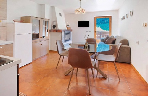 Isolaccia Apartamento | Apartamento 'Cima De' Piazzi 2' con vistas a la montaña, balcón y Wi-Fi