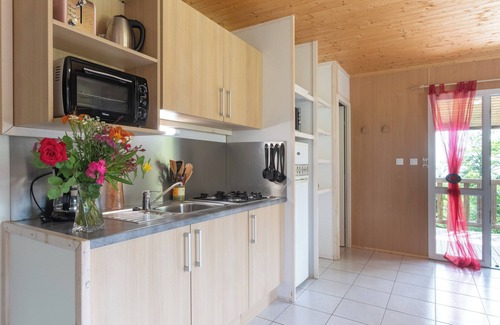 Gravieres Casa | Apartamento 'Cindy - Mas Lachamp' con vistas a la montaña, piscina compartida y aire acondicionado.