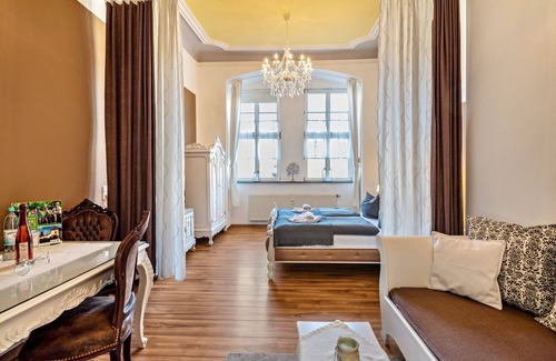 Mühlhausen Apartamento | Apartamento City-Apartments Fewo Paris con piscina, jardín y Wi-Fi