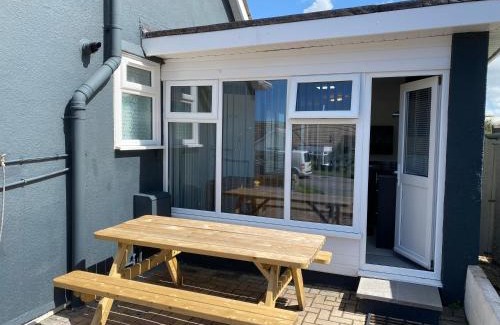 Porth Apartamento | Apartment Close To Porth Beach
